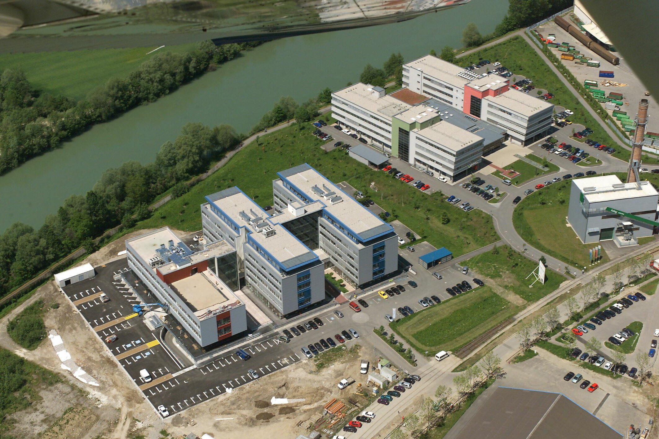 Der Technologiepark mit seinen beiden Gebäuden T01 und T02 von oben