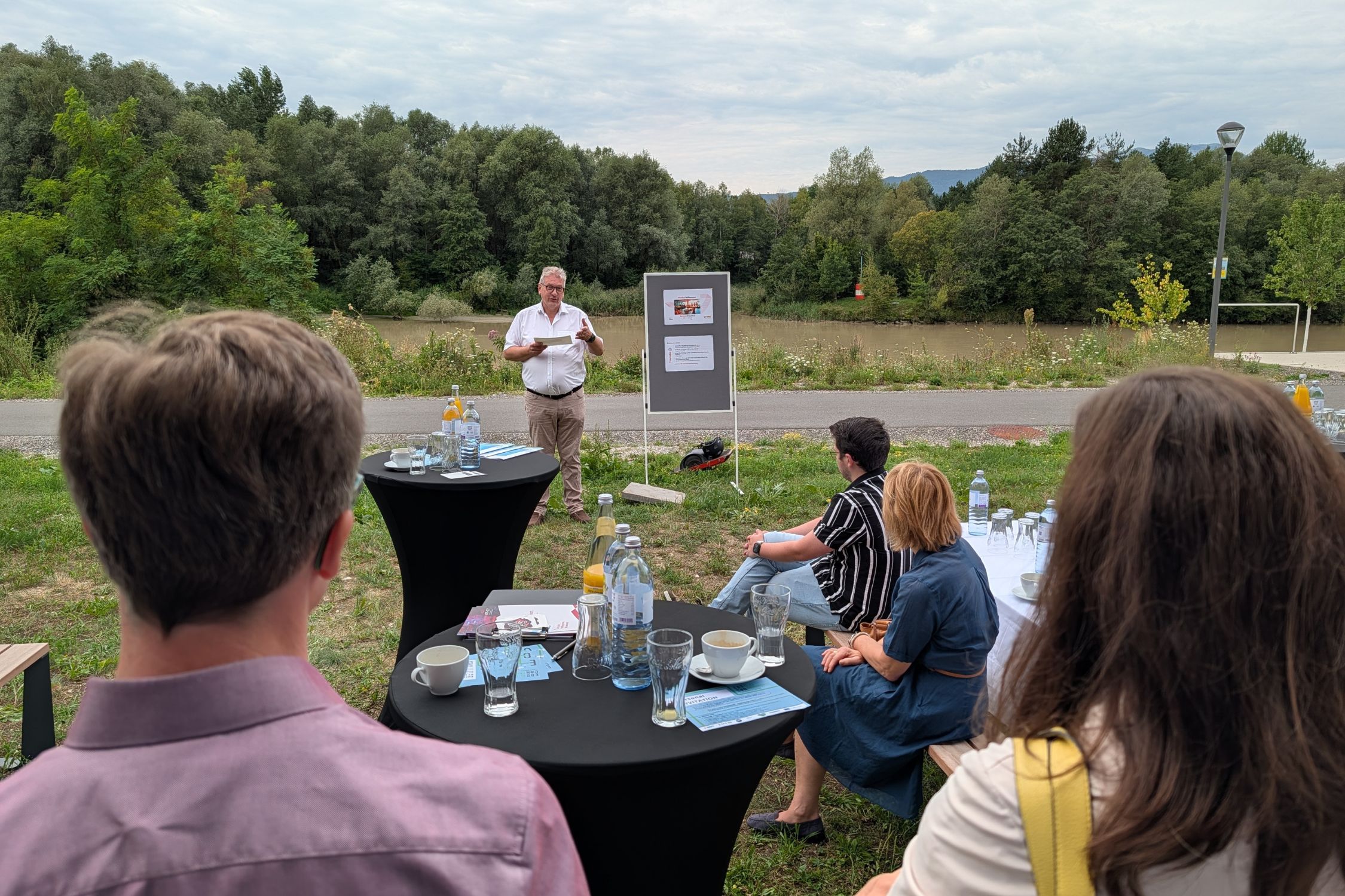 Das vierte Business Breakfast im Grünen Bernhard Lamprecht hält die Gäste beim Business Breakfast willkommen