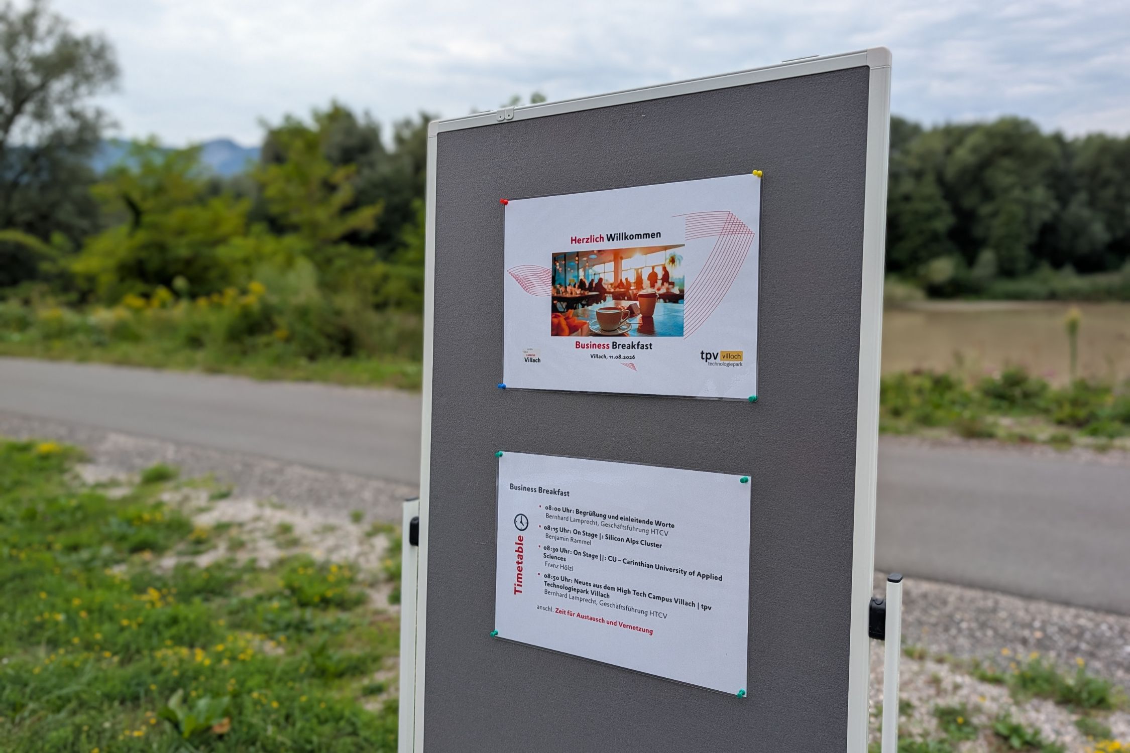 Schild zum Business Breakfast Schild zum Business Breakfast