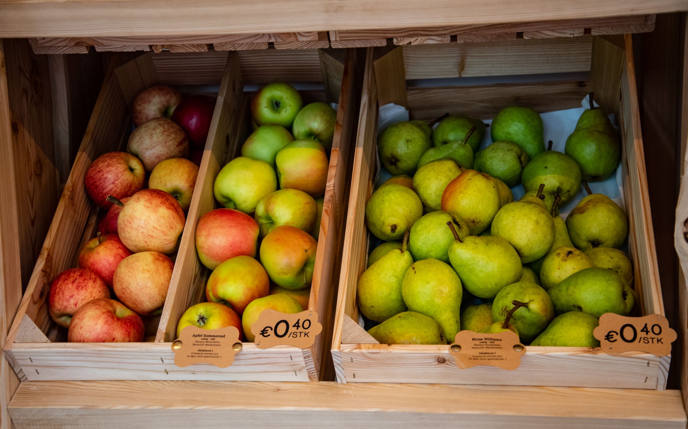 Apples and pears in boxes 